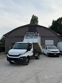 Iveco Daily ribaltabile con gru