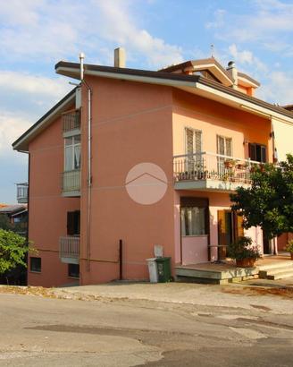 4 LOCALI A PRIGNANO CILENTO