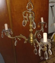 lampadario in ottone e gocce di cristallo anni '60