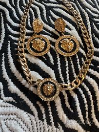Set collana e orecchini Stile Versace