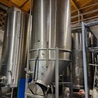 Cisterna/vinificatore da 105 hl