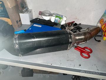 Scarico akrapovic non originale