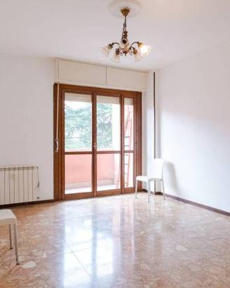 Appartamento di 82 m² con 3 locali e box auto a Mi