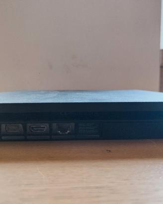 PS4 slim + controller
