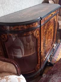 mobile credenza di pregio  con vetri bombati