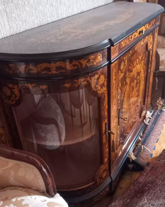 mobile credenza di pregio  con vetri bombati