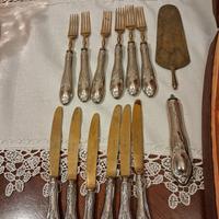 Set da dessert con piatto e posate vintage