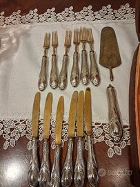 Set da dessert con piatto e posate vintage