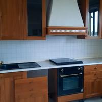 cucina componibile "arte povera" in ciliegio
