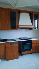 cucina componibile "arte povera" in ciliegio