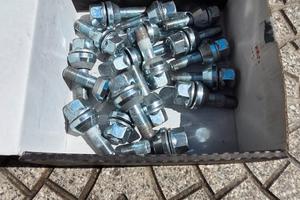 cerchi oz ultraleggeri da 17 