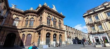 Bottega di due vani Catania Piazza Teatro Massimo