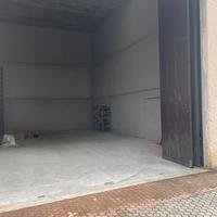 Capannone commerciale