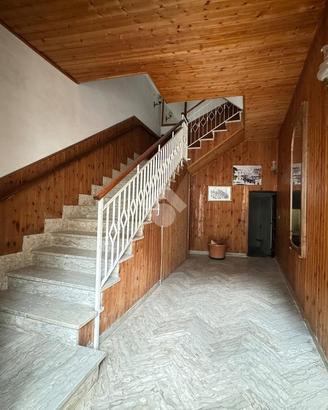 CASA SEMINDIPENDENTE A POZZILLI