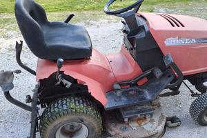 trattorino tagliaerba