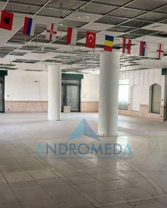 Immobile di 1900 m² a Cercola