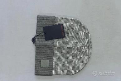 Lv  berretto nuovo mai messo nero e grigio