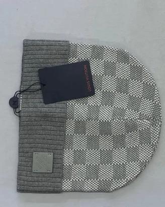 Lv  berretto nuovo mai messo nero e grigio