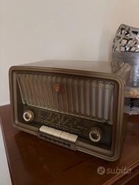 Radio d'epoca Philips Philetta anni '50