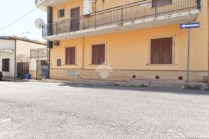 4 LOCALI A BOTRICELLO