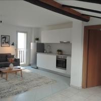 Mansarda Con Posto Auto Piano Tavola