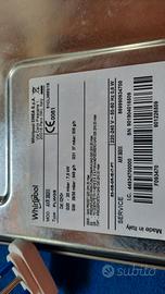 Piano cottura a gas Whirpool in acciaio inox.