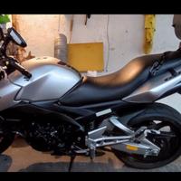 suzuki gsr600 con bauletto