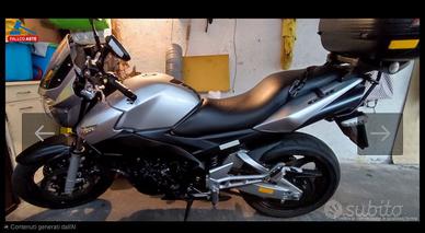 suzuki gsr600 con bauletto