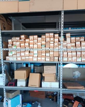 componenti elettronici e materiale di sicurezza