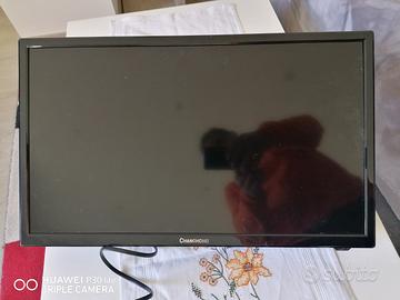 televisori completo di tutto telecomando staffa a 