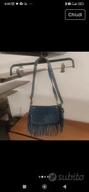 borsetta tracolla blu camoscio con frange