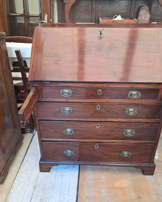 Elegante antica ribaltina in legno