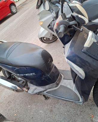 Scooter Aprilia Scarabeo 125