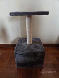 Albero tiragraffi colore grigio