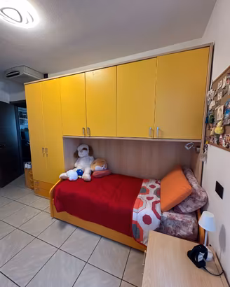 Camera ragazza completa e armadio a ponte