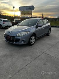 Renault Megane Mégane C-C 1.9 dCi 130CV Luxe