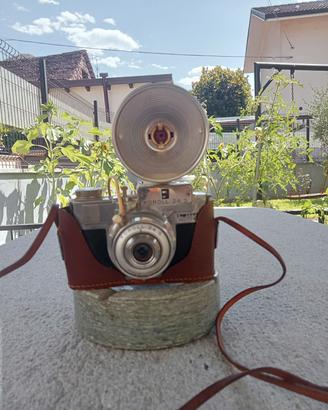 Macchina fotografica vintage  anni 60
