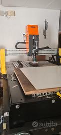 Pantografo CNC con area di lavoro 1500x750x185