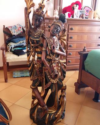 statua intagliata  indonesiano di Rama e Sita