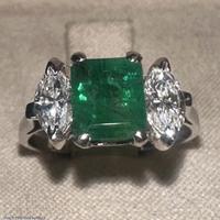 ANELLO ORO 18kt. DIAMANTI MARQUISE E SMERALDO