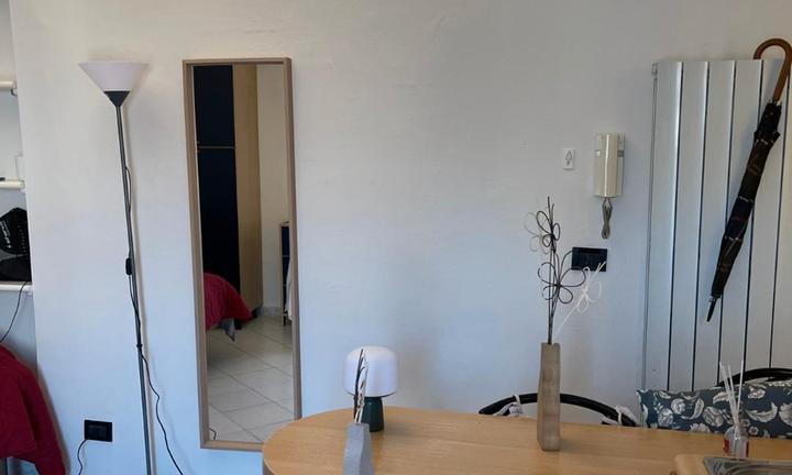 Monolocale centrale luminoso x 1 persona