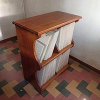 Scaffale vintage per vinili