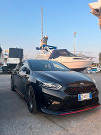 Kia proceed gt 1.6 204 cv 2020