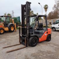 CARRELLO ELEVATORE TOYOTA TONERO 30