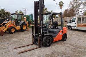 CARRELLO ELEVATORE TOYOTA TONERO 30