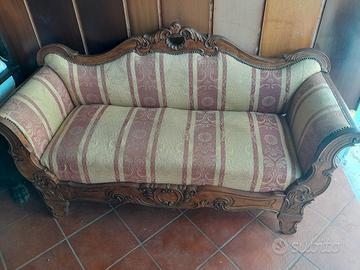 DIVANI/CASSETTIERE/COMODINI/TAVOLO