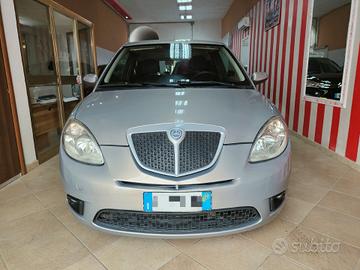 Lancia Ypsilon 1.3 MJT 75 CV Platino