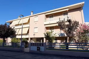 Appartamento di 110 m² con 3 locali e box auto a S