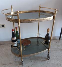 Carrello vintage con due ripiani