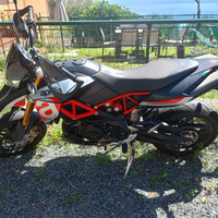 Aprilia dorsiduro 900